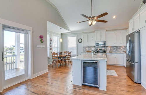 Terramar Beach House | Waterfront Galveston Bay Home w/Private Pool!
