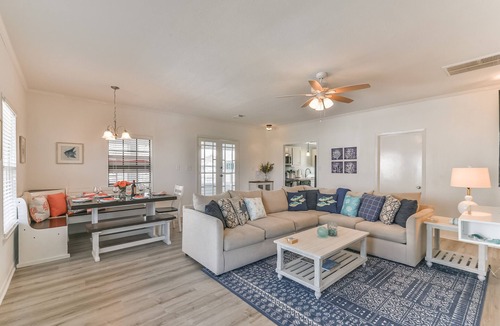 Jamaica Beach House | Waterfront Home w/Kayaks/Ping Pong, 3 bedrooms, 2 bathrooms, Bunkbeds for Kids