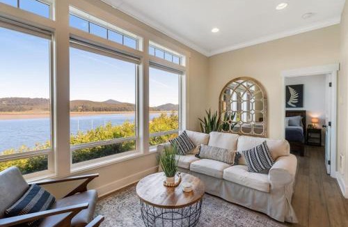 Waldport House | Waterfront home with amazing views & hot tub - public water access 1 mile away
