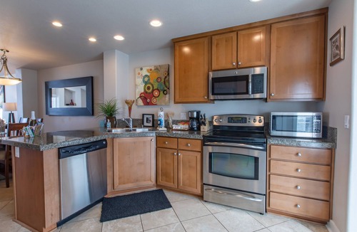 Rockaway Beach House | Waterfront Oceanfront Rockaway Beach House|3 BDR| Near Downtown|WIFI|W&D