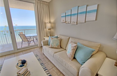 Long Beach Condo | Welcome to Majestic! Beach Supplies provided, Free WiFi!