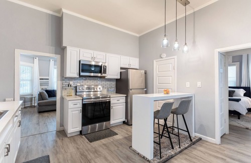 Downtown Sacramento House | Welcome to Mansion Flats Majestic - Sacramento Convention Center accommodation