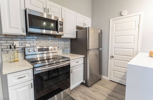 Downtown Sacramento House | Welcome to Mansion Flats Majestic - Sacramento Convention Center accommodation