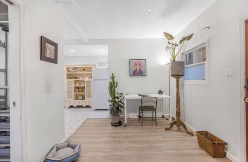 Laguna House | Welcoming 1-bedroom CasaLuna in Santa Barbara- Pet-Friendly