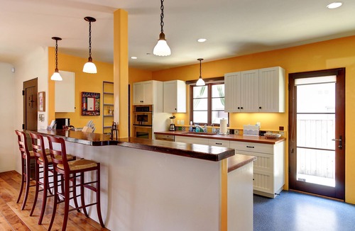 West Beach House | West Beach Villas 5 & 6 - 2 villa rental (entire property) - 2 blocks to beach, State St!