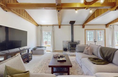 Donner Lake Woods House | West End Escape