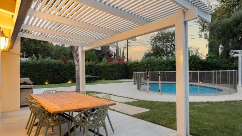 Woodland Hills House | West Valley by AvantStay Large Yard w Pool