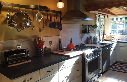 Thousand Oaks House | Westlake Village Charming Country Cottage In Beautiful Garden Setting