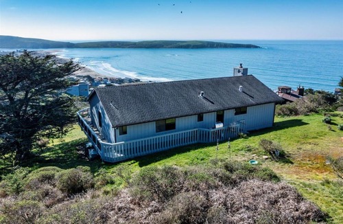 Dillon Beach House | Whale Watch FANTASTIC VIEWS Game Room Dog Friendly
