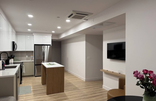 Beverly Grove Apartment | Where Los Angeles comes alive elevated living in room B