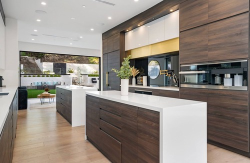 Laurel Canyon Villa | Willow Glen 2 - Warm Contemporary Estate with Open Floor Plan + Pool & Spa