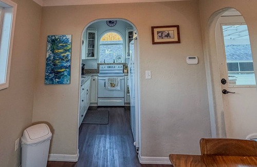 Winchester Bay House | Winchester Bay Coastal Retreat | Dog-Friendly Home