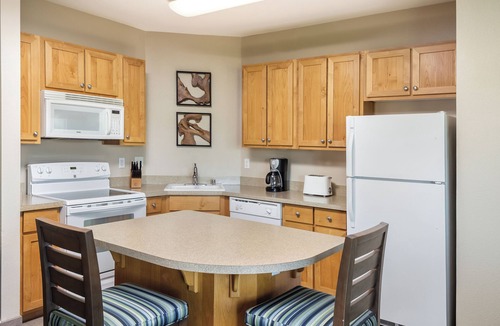 Windsor Resort | Windsor, CA: Sonoma 3 Bedroom Condo w/Fireplace, Resort Pool, Spa, WiFi & More!