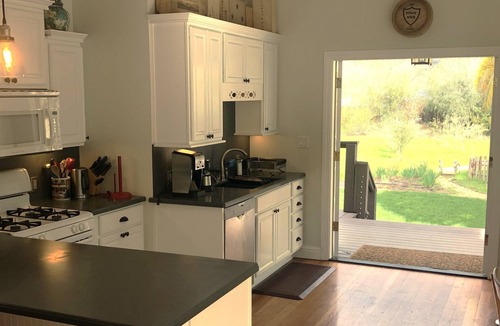 Eldridge House | Wine Country Getaway With Pool, Hot Tub, Garden, Views, Location!
