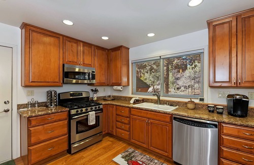 Whispering Forest Cabin | Winter Haus by Destination Big Bear: Whispering Forest Neighborhood! Walk to the National Forest! Ski Slope Views!