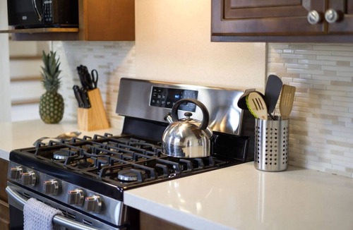 Del Rey House | WONDERFUL RENOVATED 4-BEDROOM HOUSE NEAR MARINA DEL REY & CULVER CITY (p39)