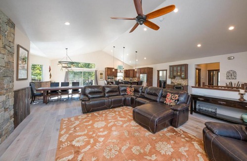 South Lake Tahoe House | Woodsong Meadows
