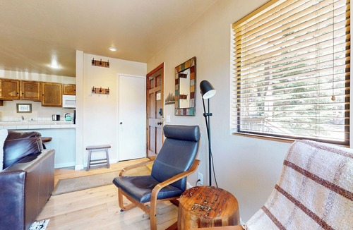 Mammoth Lakes Condo | Woodsy & Secluded, Pool & Hot Tub On-site. Short Walk to The Village