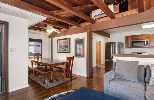 South Mission Beach House | WOW ALL YOURS! 3 br 2ba S. Mission Beach Dogs OK! AC! 4 Houses to the beach
