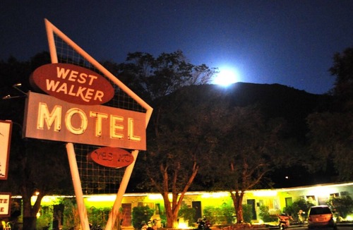 Walker Condo | WWM 4 · 4 E. Sierra's base camp 2 Bed Suite, wifi WWM 4