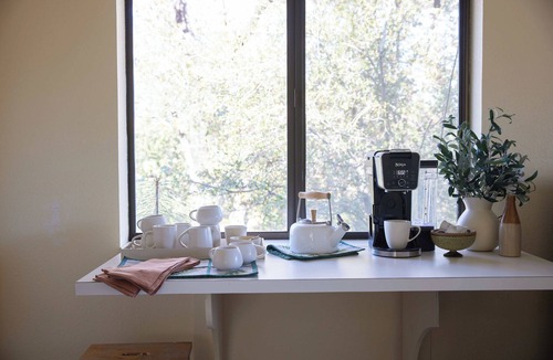 Mariposa House | Yosemite-BaseCamp is a Hilltop Tranquil LUX Ranch-house Retreat - sleeps 6 to 8