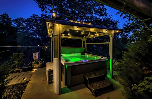 Mariposa House | Yosemite Luxe Family-Dome-Theater-Sauna-Spa-EV-Poker Table-Game Room-Pool Table