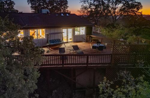 Mariposa Villa | Yosemite Mountain Top - Treetop Villa