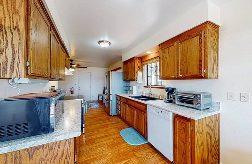 Yosemite Forks House | Yosemite Portal | House in Oakhurst