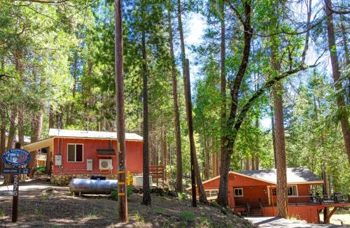 North Wawona House | Yosemite's Riverfront Retreat