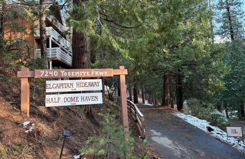 Yosemite West Cabin | Yosemite West Retreat -Inside National Park - A-Frame Cabin