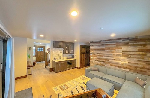 South Lake Tahoe House | You'll Love This New Luxury Mountain Modern Getaway - New Sauna + Close to Town