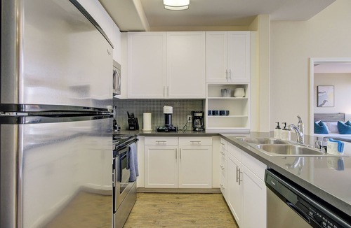 Marina del Rey Apartment | Zircon Zen - Quiet retreat 2BR Pool, Jacuzzi Marina