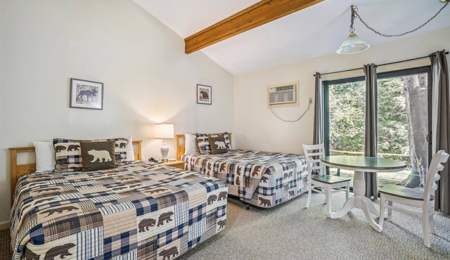 105 Two Queen Bed Standard Hotel Room 1st floor w/outdoor heated pool