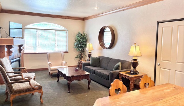 1083/85 | Upscale 2BR Villa | Near Park City Ski