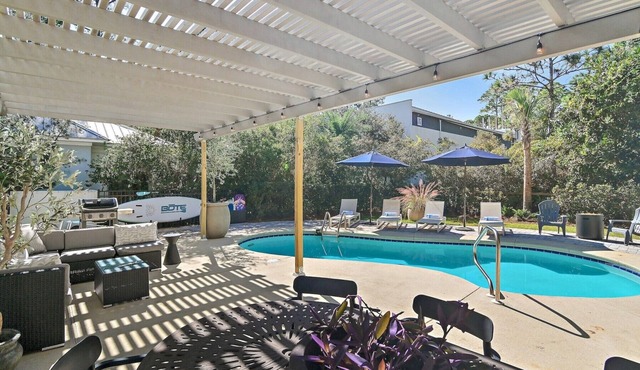 🌴 3 Minute Walk to Beach | Private Heated Pool | Golf Cart | Amazing Location