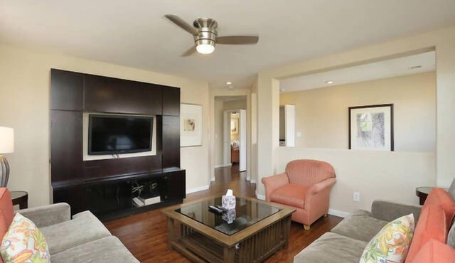 4 bedrooms 3 bathrooms. Easy access to stripe. Pet and family friendly.