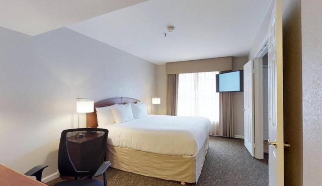4 Units: Full Kitchen Suite, Pool, Free Breakfast | 1.1 Mi to Brea Sports Park
