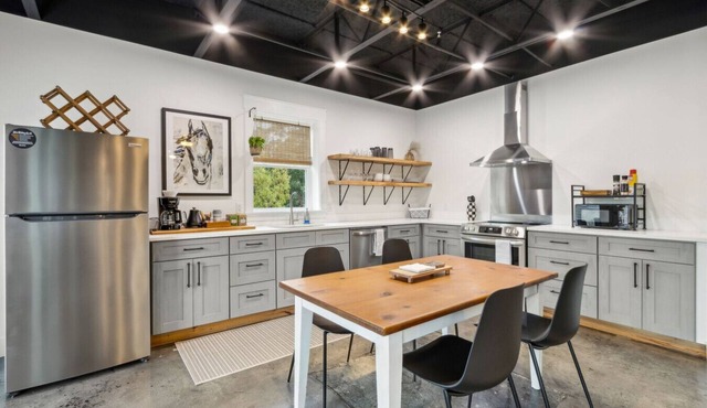 #A Industrial Studio Loft Downtown!