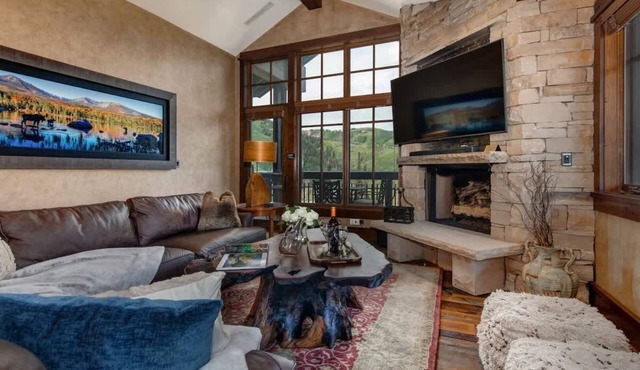 Abode at Arrowleaf, ski-in/ski-out, hot tub, Empire Pass retreat
