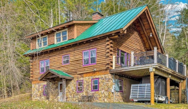 Amazing home on 90 acres - AC & great mountain views