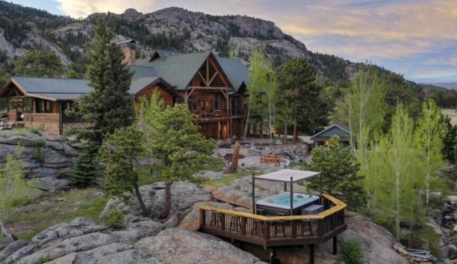 Aspen Falls- Private Luxury Estate & Guest Lodging-Group Retreats