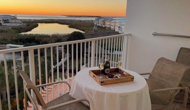 Beachfront Views & Endless Fun – Islander 610