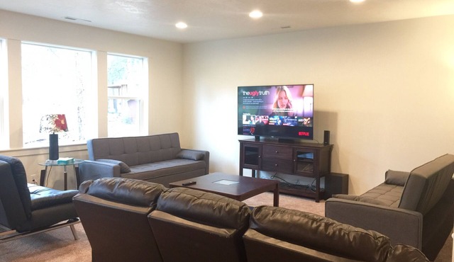 Beautiful 6 bedroom, 3 bathroom house custom built for vacation rental.