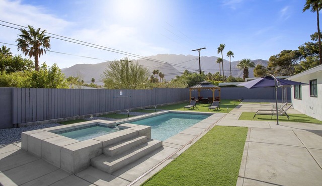 Beautiful Mid Century Modern Alexander home