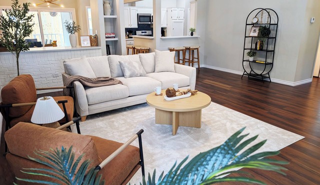 Beautiful Stylish North Austin Home - Near The Domain - Quiet Neighborhood