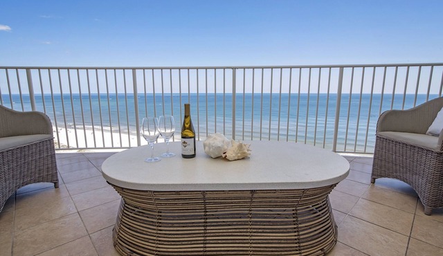 Better Than The Ritz ~ Welcome basket ~ 1302C