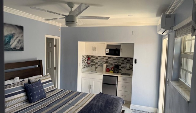 Blue Sky Guest Room with Kitchenette