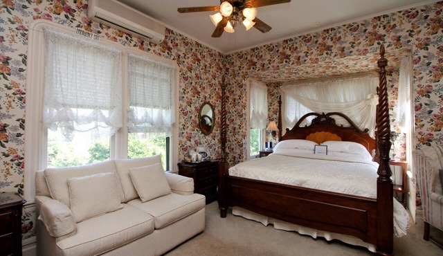 Bradford Place Inn & Gardens