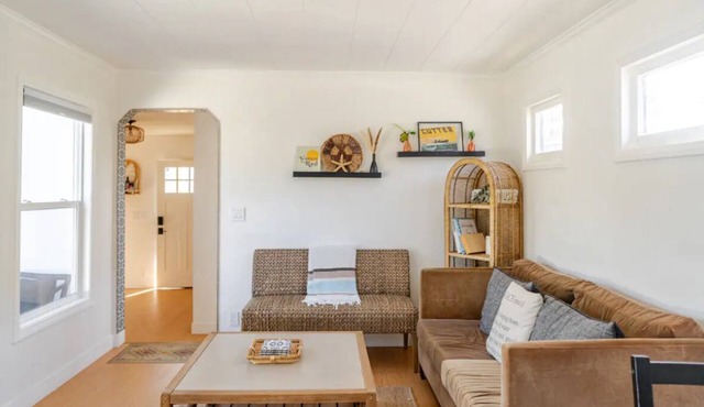 Brand New Remodeled Pierpont Surf Cottage Footsteps to Ocean Ventura