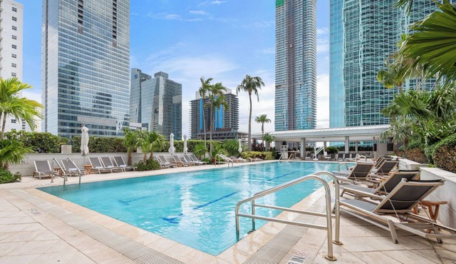 Brickell Arch Apartment City Views & Free Parking by Palermo Home Miami